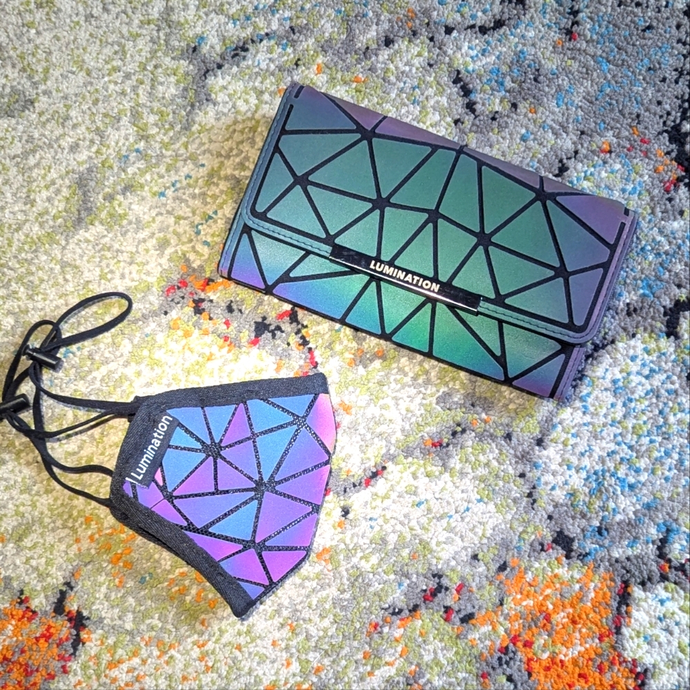 Illumination Hologram Wallet +bonus mask!
